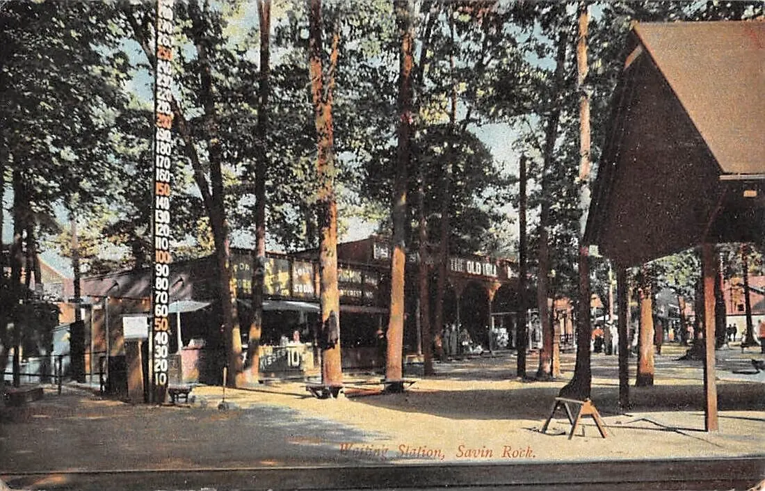 Waiting station at Savin Rock