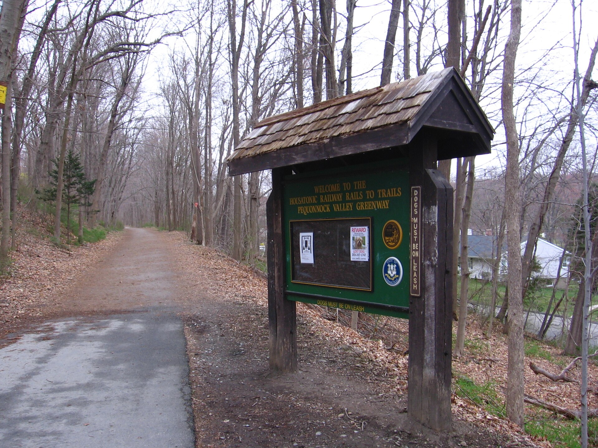 Housatonic rail trail head 072