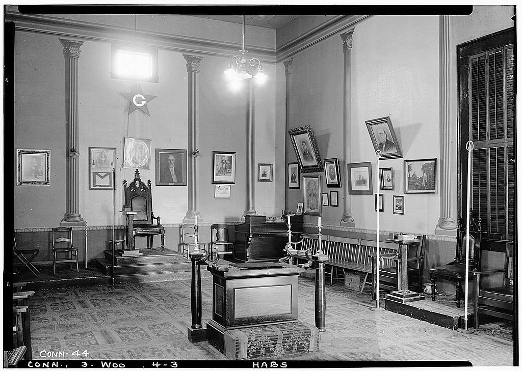 Southeast wall of lodge room