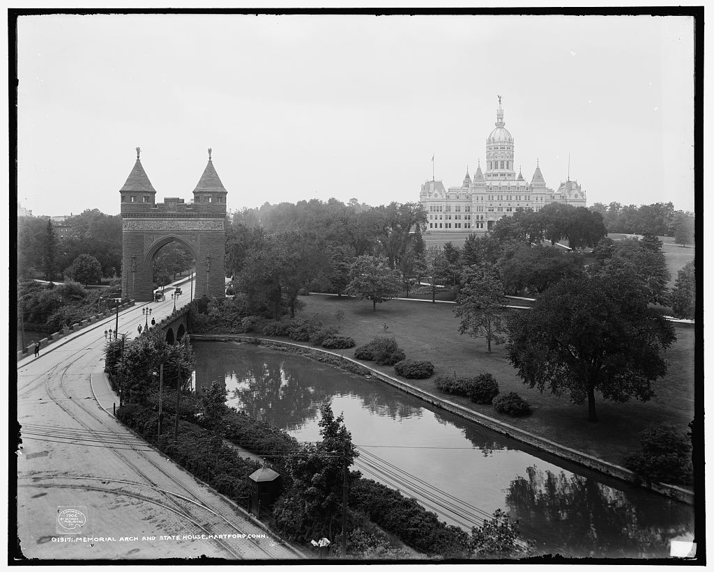 Memorial Arch and State Capitol, 1906
