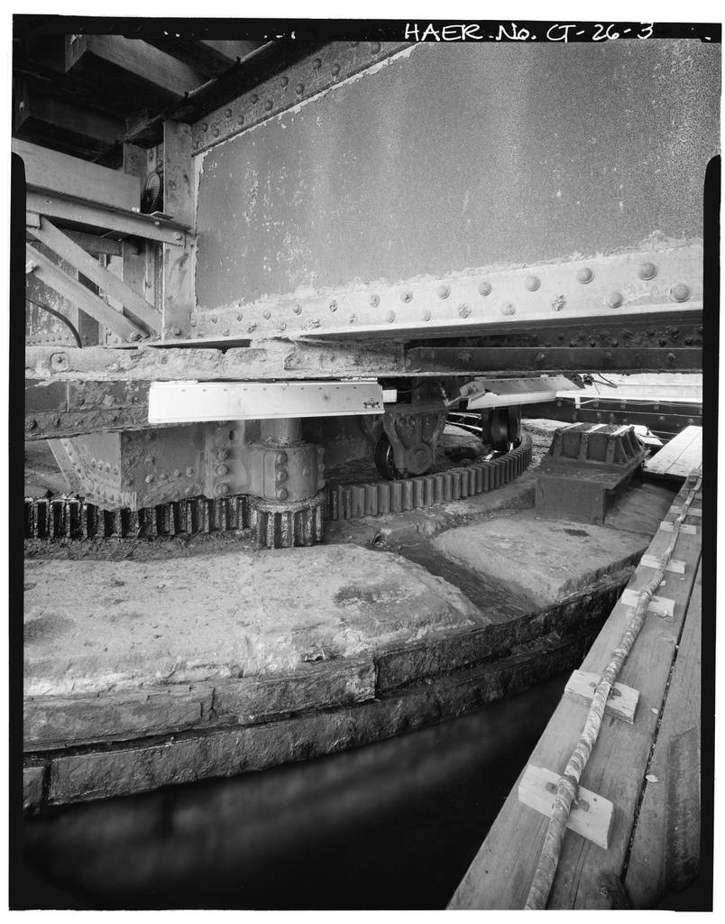 Detail of rack and track mechanism